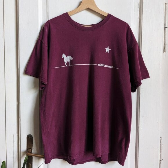 Vintage Deftones White Pony Maroon TShirt Distressed Metal Y2K Tour shirt unisex - Picture 1 of 5